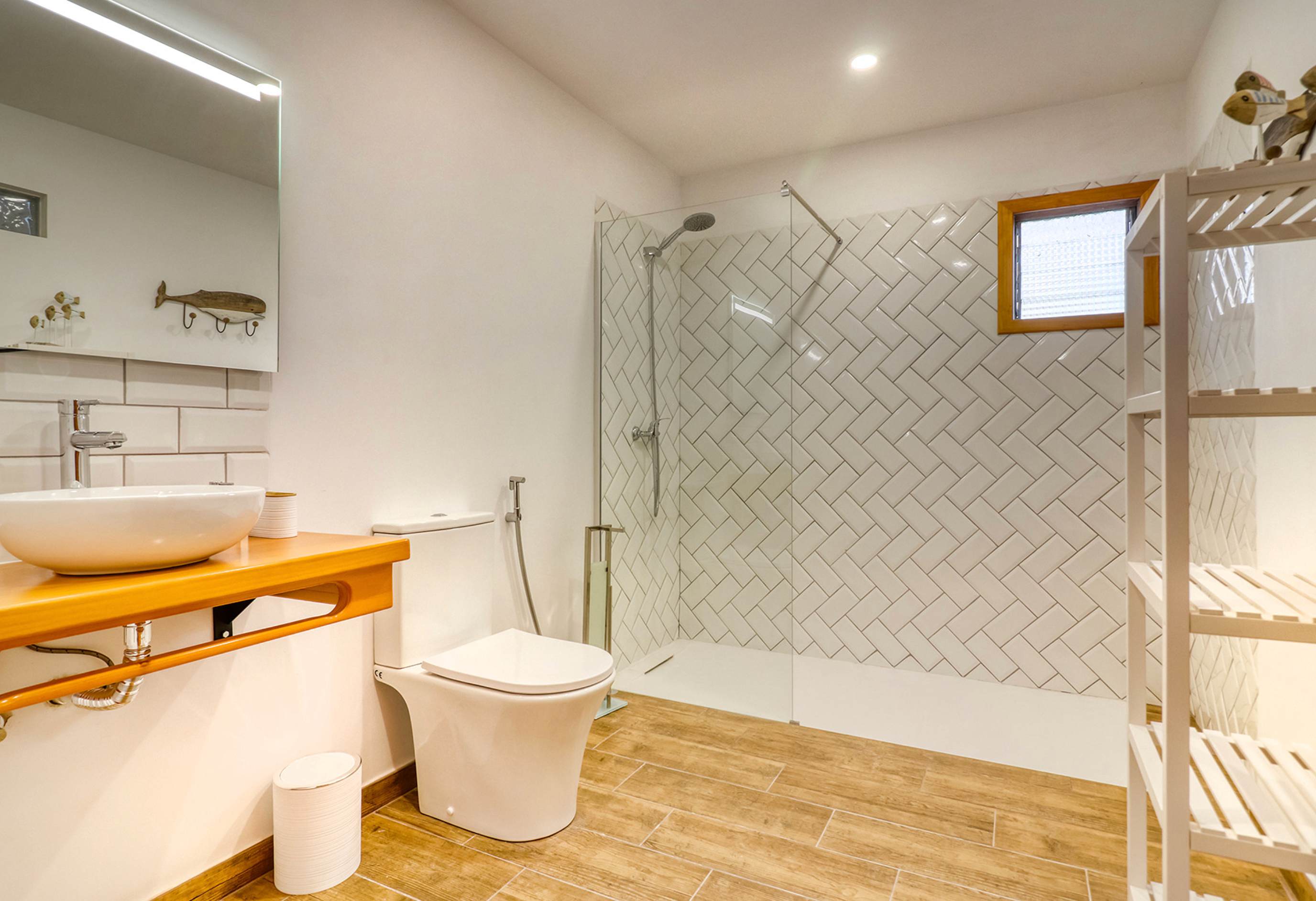 Modern bathroom